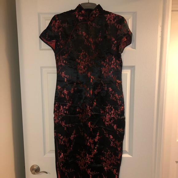 Black Qipao - Picture 2 of 4